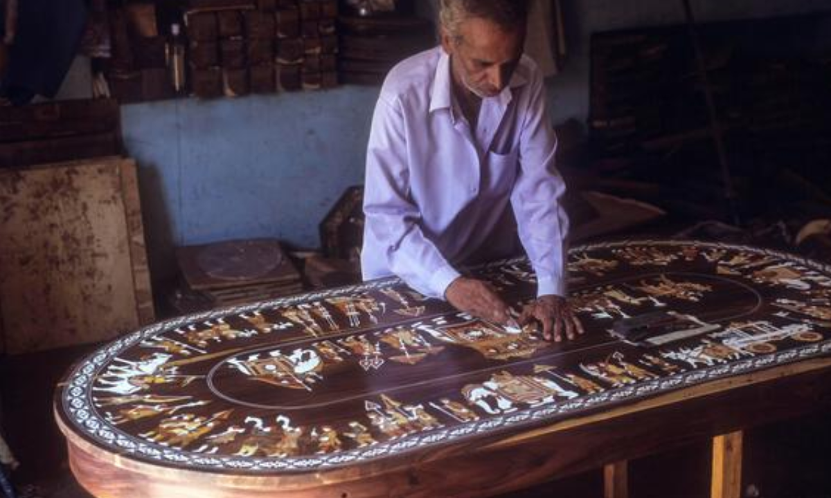 Rosewood inlay furniture discount